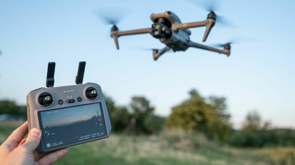 Cá nhân nước ngoài bay flycam tại Việt Nam cần gì?